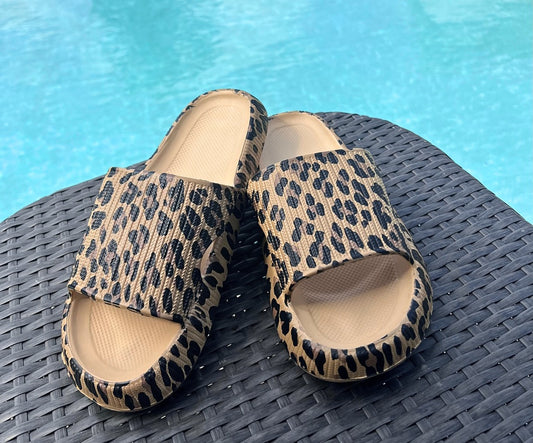 Lightweight Slip-on Women’s Cushion Slides : Beach | Pool | Lake | Everyday