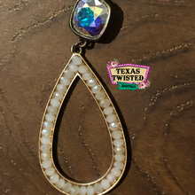 Load image into Gallery viewer, Simply Long Tear Drop Necklace
