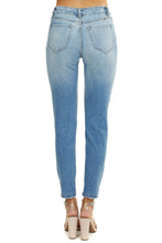 Load image into Gallery viewer, Kan Can Distressed Ankle Skinny Jeans
